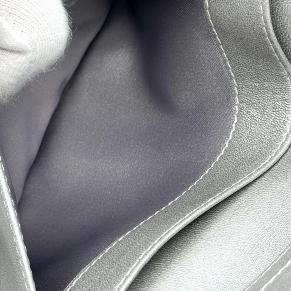 Chanel Camellia Compact Black Bi-fold wallet - Picture 7 of 11